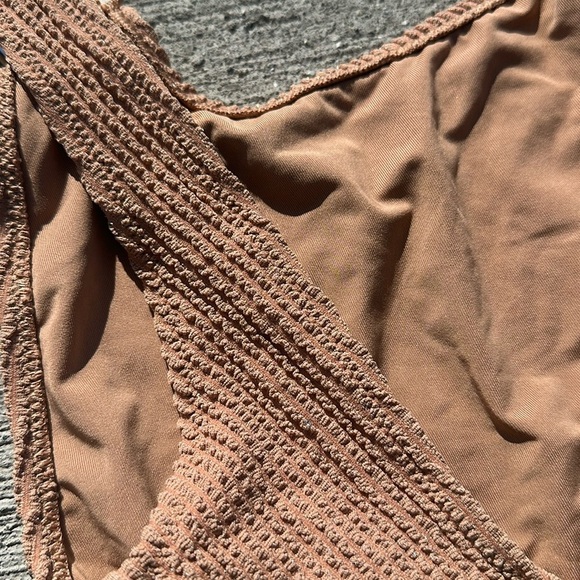 Aerie Shimmery Crinkle Birthday Scoop Cheekiest One Piece Swimsuit NWT - Picture 10 of 10
